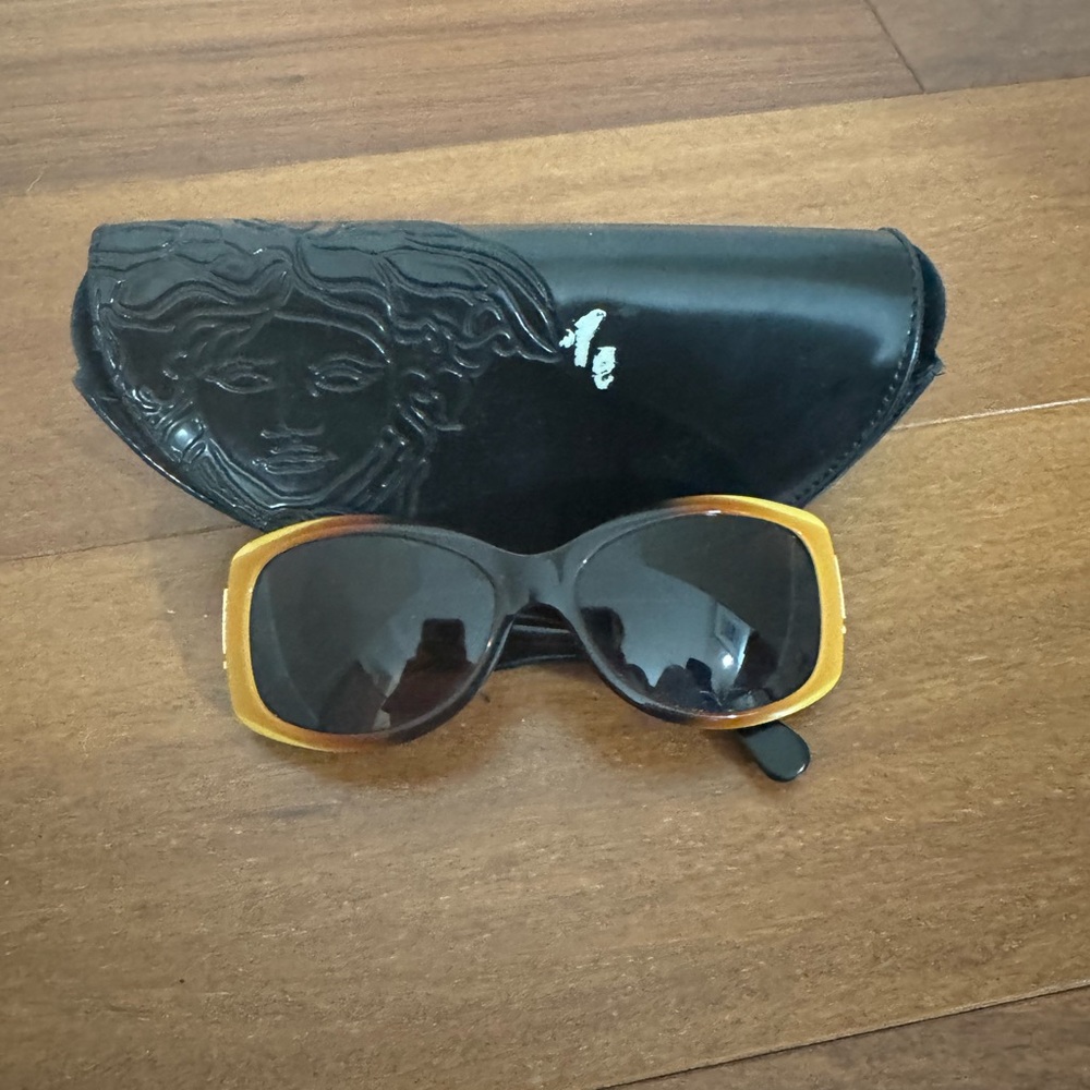 Versace Women's Sunglasses - Black and Gold